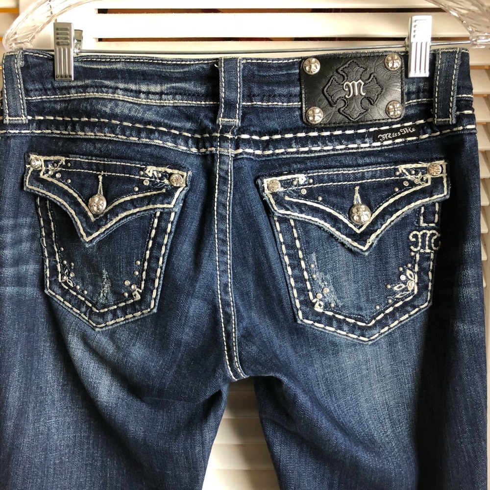 MISS ME /BOOTCUT JEAN/ SLIGHTLY DISTRESSED